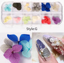 Mix dried flowers nail art